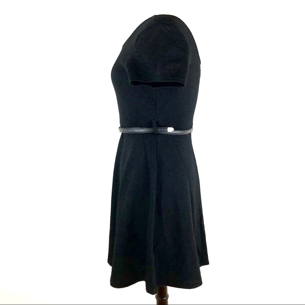Textured Black Short Sleeve Dress with Belt - Picture 3 of 6